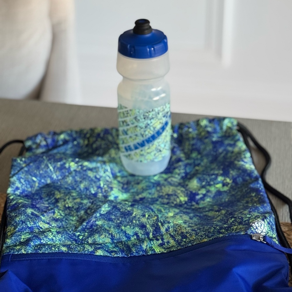 Lululemon Blue and Green Drawstring Bag with Water Bottle